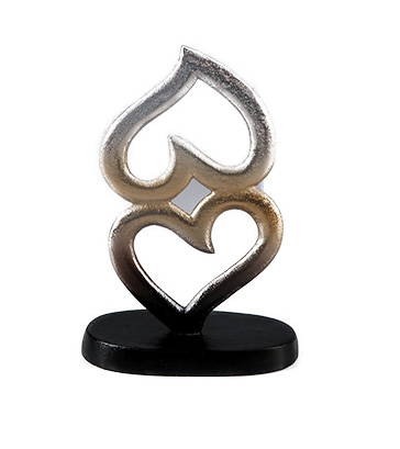 Μεταλλικές Διακοσμητικές Καρδιές Σε Μαύρη Βάση