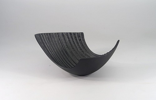 Διακοσμητικό Μεταλλικό Αφηρημένο Κυματιστό Κουπ Μαύρο 25x22x16cm